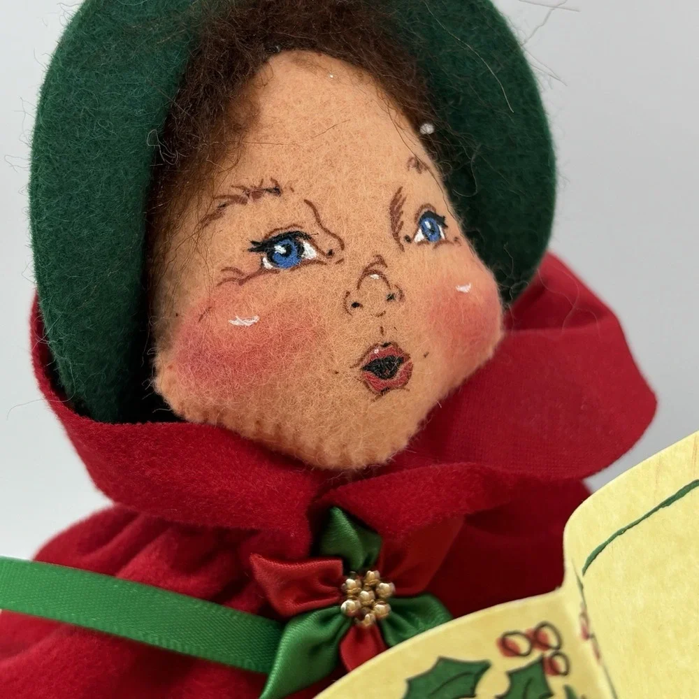 Pair of Annalee Dolls Dickens‎ 14IN Christmas Caroler Man And Woman